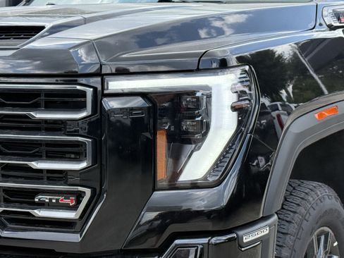 Used 2025 GMC Sierra 2500 AT4 AWD/4WD image 12