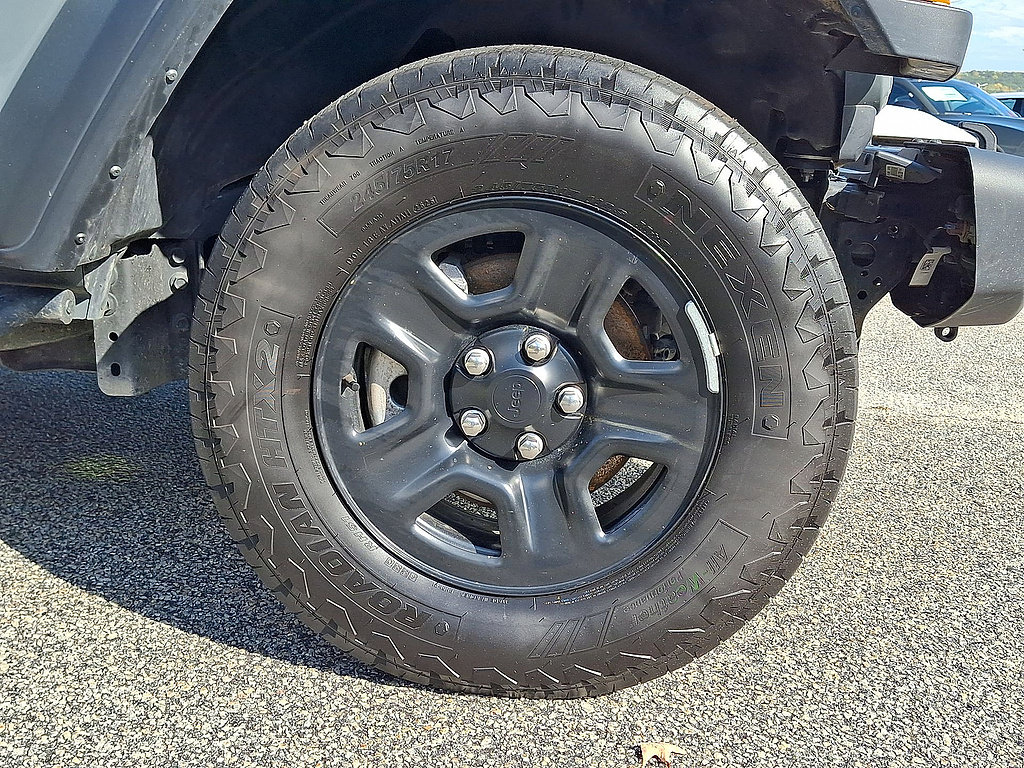 Used 2025 Jeep Wrangler Sport AWD/4WD image 25