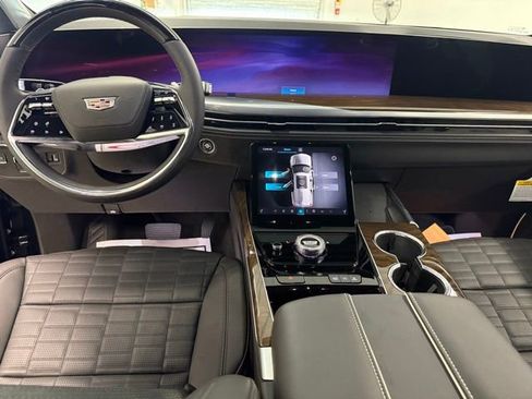 Used 2026 Cadillac Escalade Platinum Sport w/ LPO, ONYX Package image 16