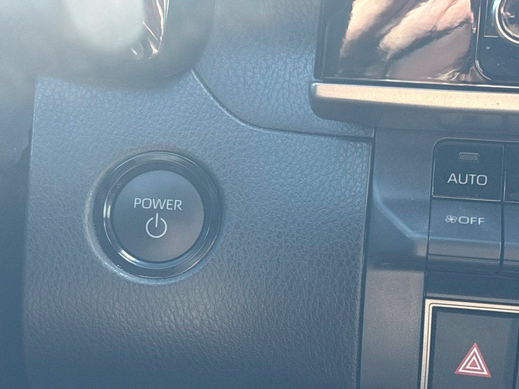 Used 2025 Toyota Camry SE w/ Convenience Package FWD image 19