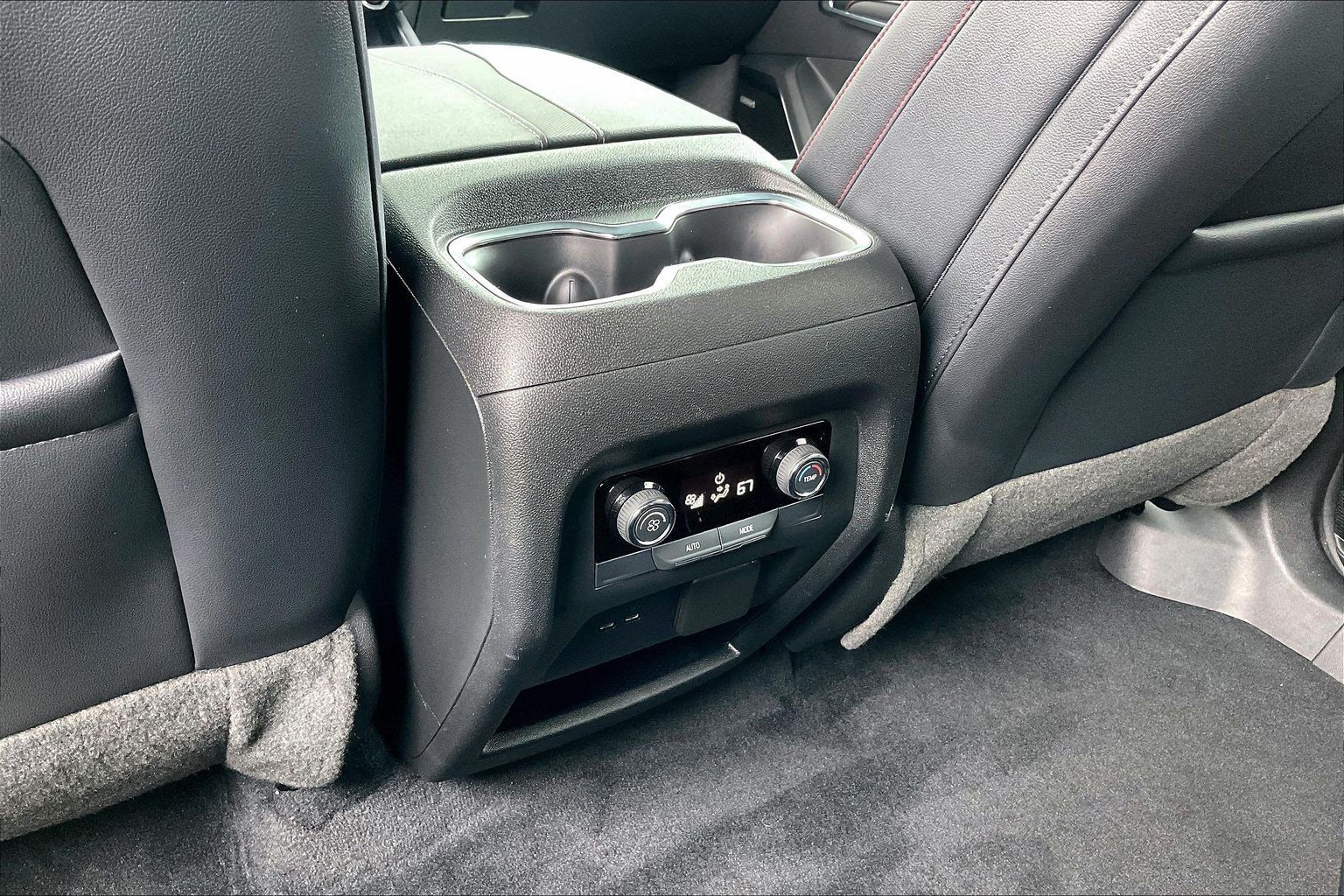 Used 2024 Chevrolet Traverse Z71 w/ Enhanced Driving Package AWD/4WD image 40