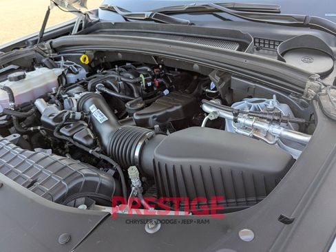 Used 2024 Jeep Grand Cherokee Laredo AWD/4WD image 32