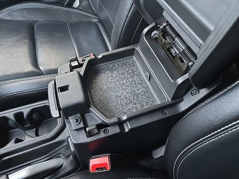 Used 2018 Jeep Wrangler Unlimited Sahara image 73