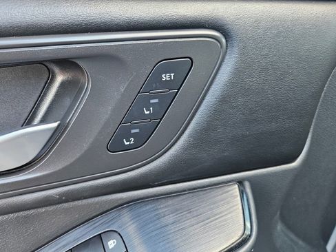 Used 2022 Nissan Rogue SL w/ SL Premium Package image 12