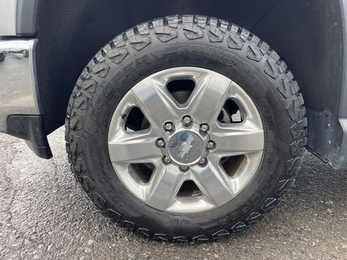 Used 2020 Chevrolet Silverado 2500 LTZ image 28