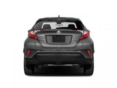 Certified 2022 Toyota C-HR XLE image 5