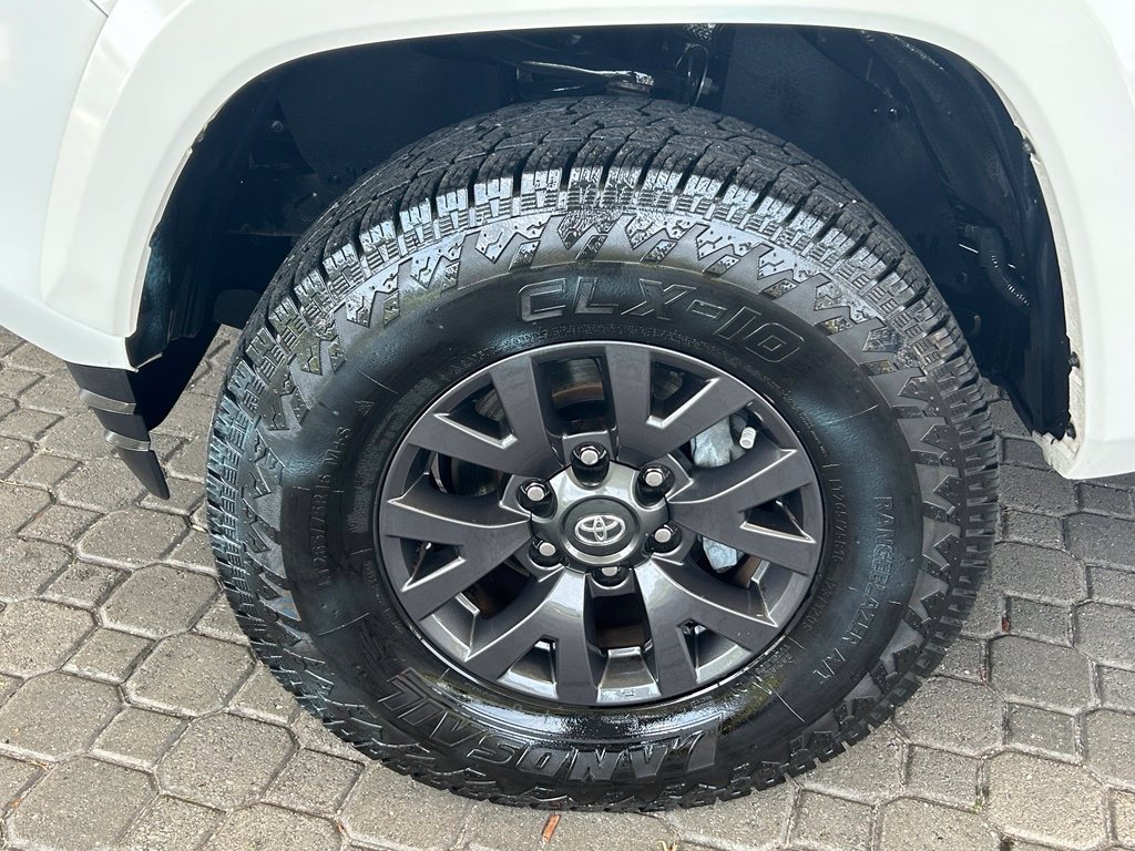 Used 2021 Toyota Tacoma SR5 RWD image 18