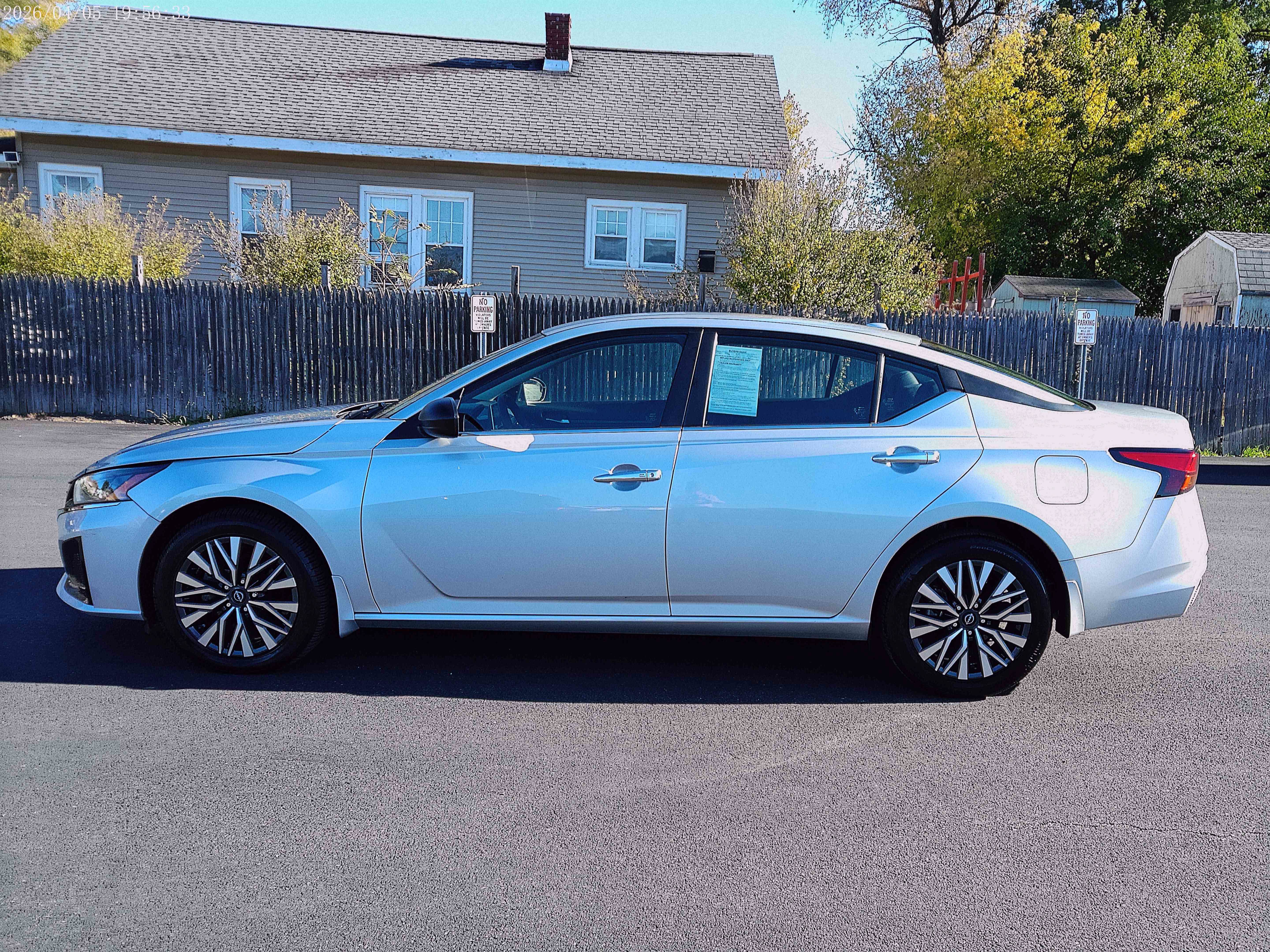 Used 2024 Nissan Altima 2.5 SV AWD/4WD image 2