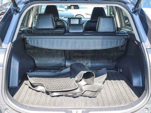 Used 2021 Toyota RAV4 XLE Premium image 26