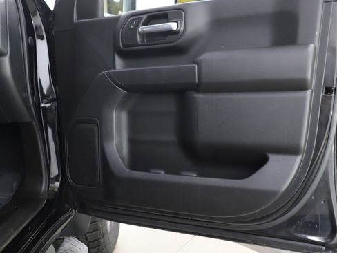 Used 2021 Chevrolet Silverado 2500 Custom w/ Custom Value Package image 9