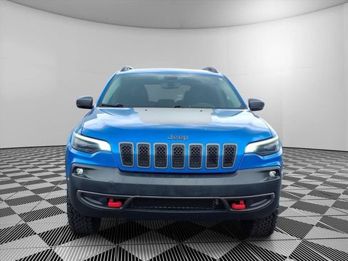 Used 2019 Jeep Cherokee Trailhawk w/ Cold Weather Group AWD/4WD image 2