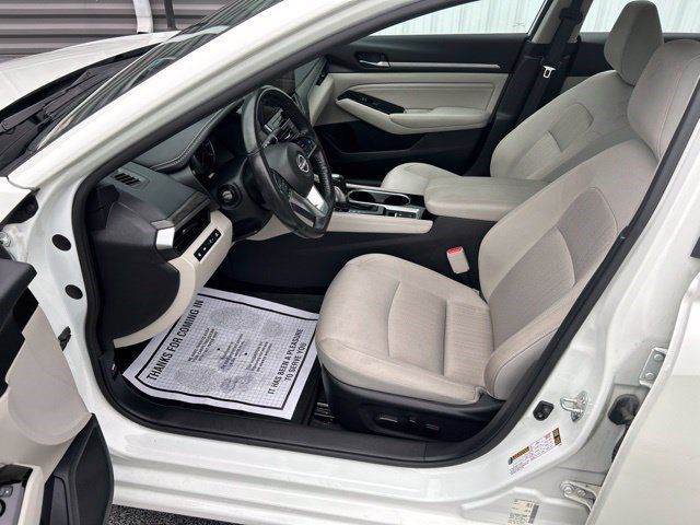 Used 2023 Nissan Altima 2.5 SV w/ SV Premium Package FWD image 13