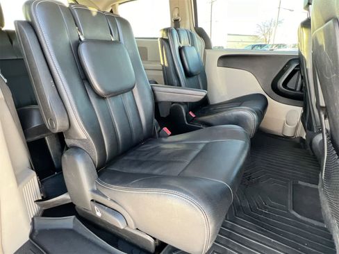 Used 2012 Chrysler Town & Country Touring w/ Entertainment Group #1 image 19