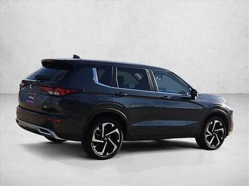 Used 2024 Mitsubishi Outlander SE FWD image 11