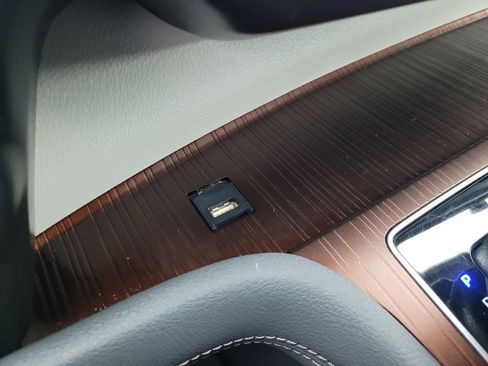 Used 2024 Toyota Sienna XLE image 18