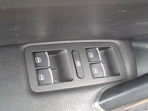 Used 2017 Volkswagen Passat 1.8T SE image 11