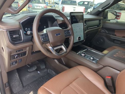 Used 2024 Ford Expedition Max King Ranch image 15