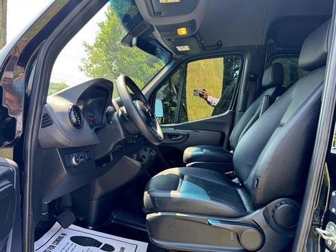 Used 2019 Mercedes-Benz Sprinter 2500 image 10