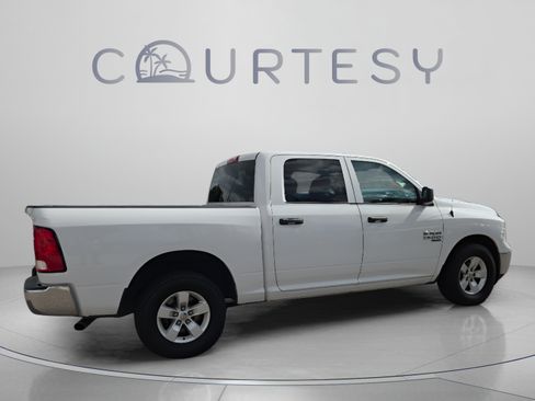 Used 2022 RAM 1500 Classic SLT RWD image 5