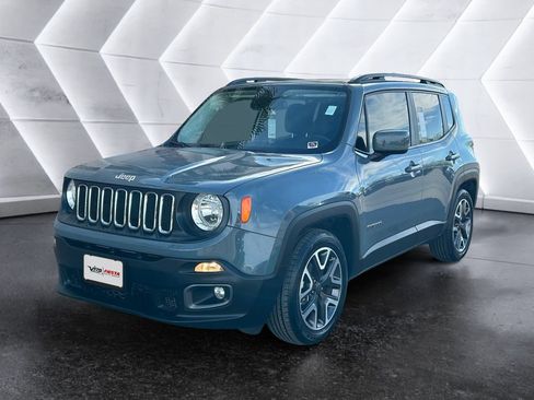 Used 2017 Jeep Renegade Latitude image 3
