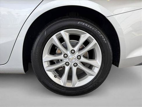 Used 2017 Chevrolet Malibu LT FWD image 21