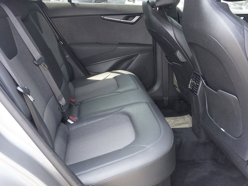 Used 2023 Kia Niro EX FWD image 32