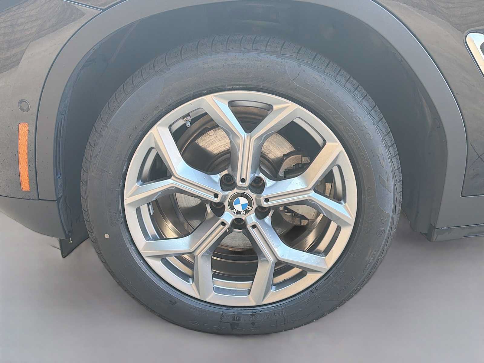 Used 2025 BMW X4 xDrive30i AWD/4WD image 6