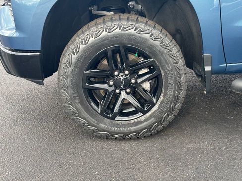 Used 2024 Chevrolet Silverado 1500 LT Trail Boss w/ Convenience Package II image 11