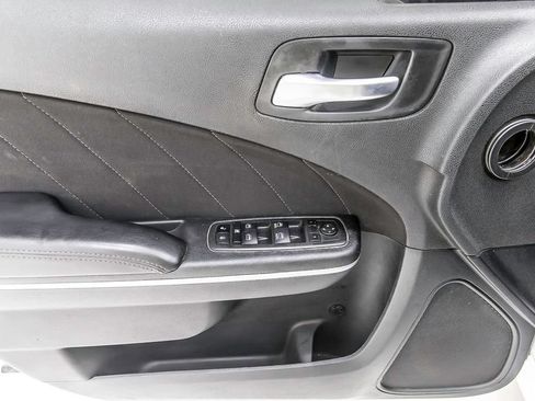 Used 2022 Dodge Charger SXT RWD image 22