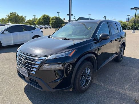 Used 2024 Nissan Rogue S FWD image 3