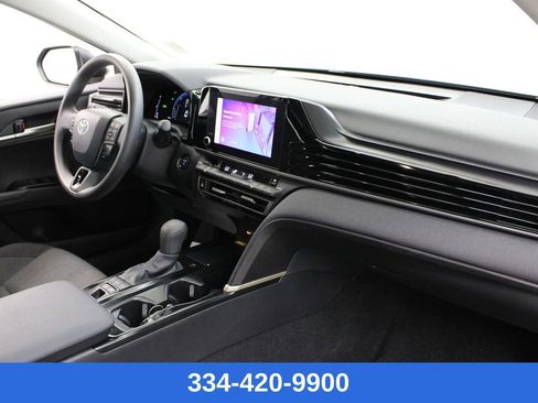 Used 2025 Toyota Camry LE image 22