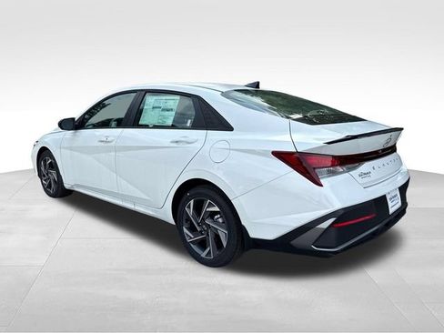 New 2025 Hyundai Elantra Sport FWD image 3