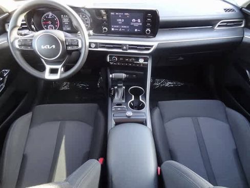 Used 2022 Kia K5 LXS image 10