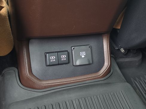 Used 2021 Toyota Highlander Platinum AWD/4WD image 17