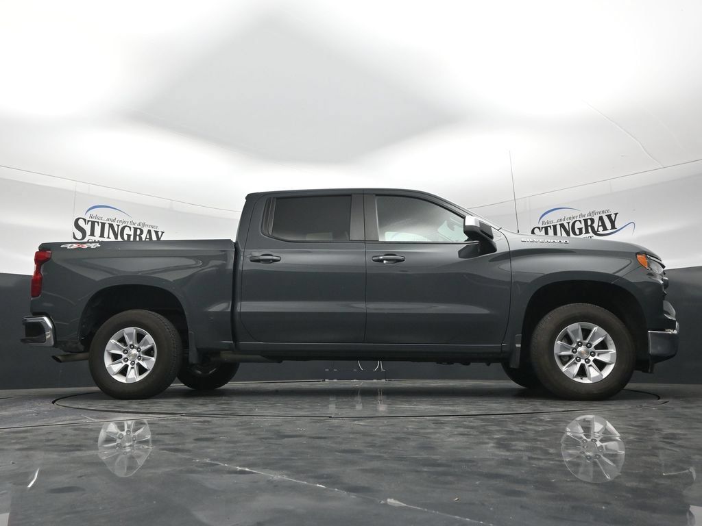Used 2025 Chevrolet Silverado 1500 LT AWD/4WD image 34
