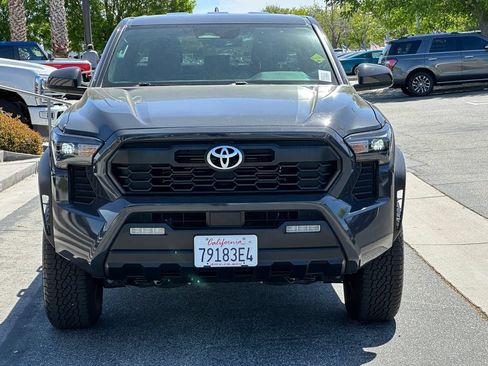 Used 2025 Toyota Tacoma TRD Off-Road AWD/4WD image 12