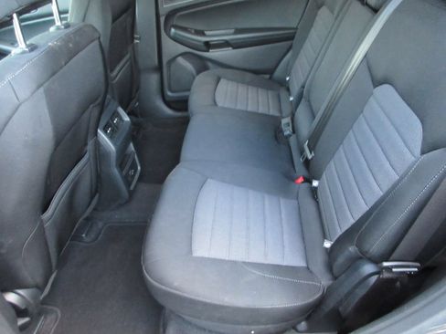 Used 2021 Ford Edge SE FWD image 13