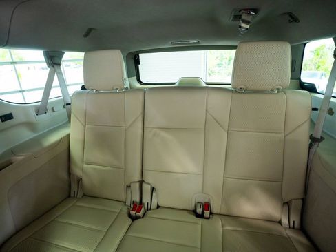 Used 2025 Cadillac Escalade ESV Sport Platinum w/ LPO, ONYX Package RWD image 52