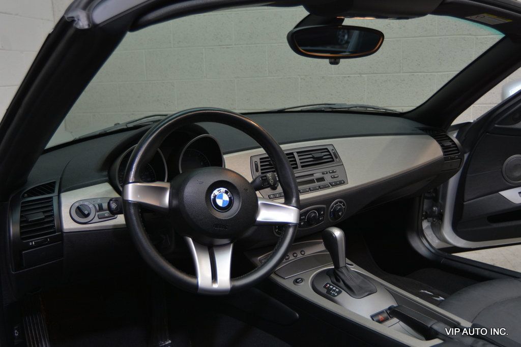 Used 2003 BMW Z4 3.0i RWD image 15