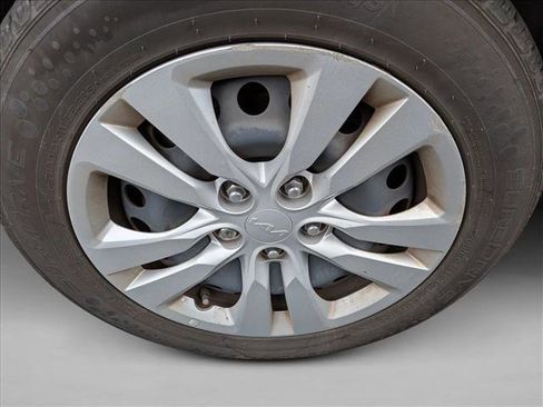 Used 2023 Kia Soul LX image 14