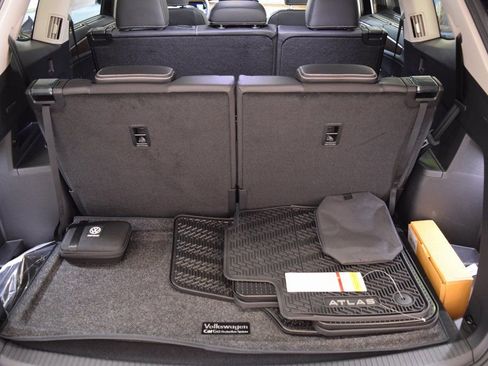 New 2026 Volkswagen Atlas SE image 6