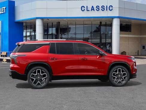 New 2026 Chevrolet Traverse High Country w/ LPO, Floor Liner Package FWD image 5