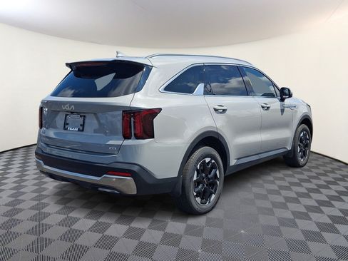 Used 2025 Kia Sorento S AWD/4WD image 6