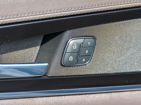 Used 2021 Lincoln Nautilus Reserve image 11