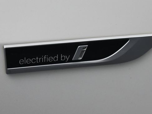 Used 2022 BMW X5 xDrive45e w/ Parking Assistance Package image 37