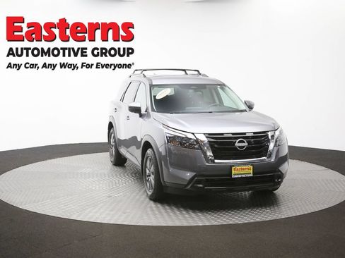 Used 2024 Nissan Pathfinder SV AWD/4WD image 49