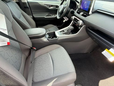 Certified 2025 Toyota RAV4 XLE w/ Convenience Package image 34
