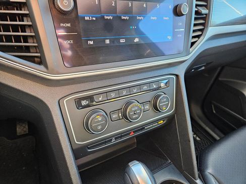 Used 2018 Volkswagen Atlas SE image 29