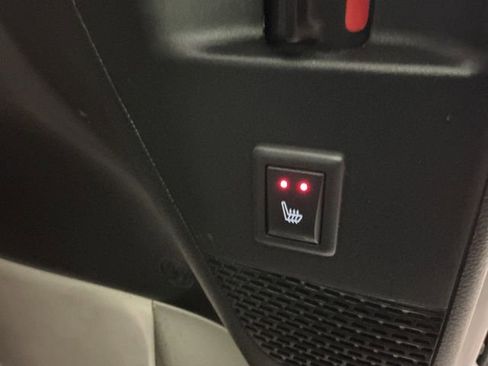 Used 2017 Chrysler Pacifica Limited w/ UConnect Theater Package image 44