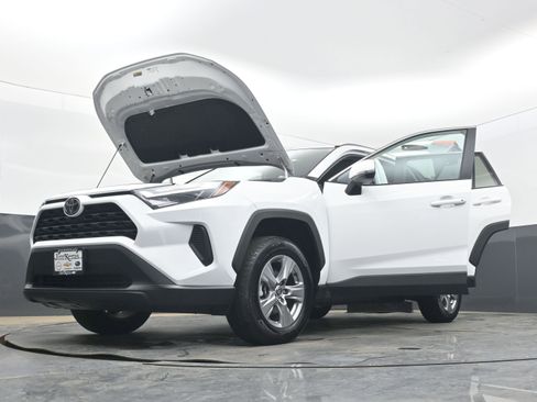 Used 2025 Toyota RAV4 XLE w/ Convenience Package image 43
